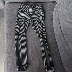 Lululemon train times Striped Black and White Leggings size 4 luxtreme